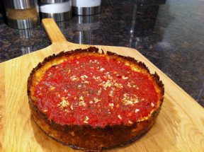 cauliflower-deep-dish-crust-pizza-with-tomato-and-garlic